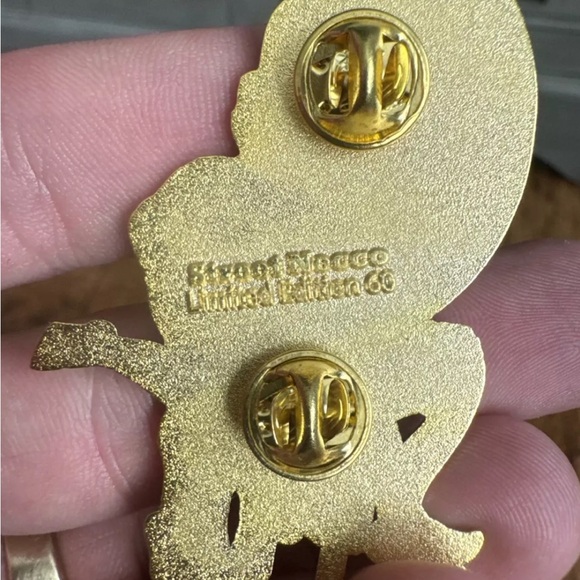 Disney Jessica Rabbit Dressing In Mirror With Belle And Ariel Fantasy Pin LE 60 - Picture 2 of 2